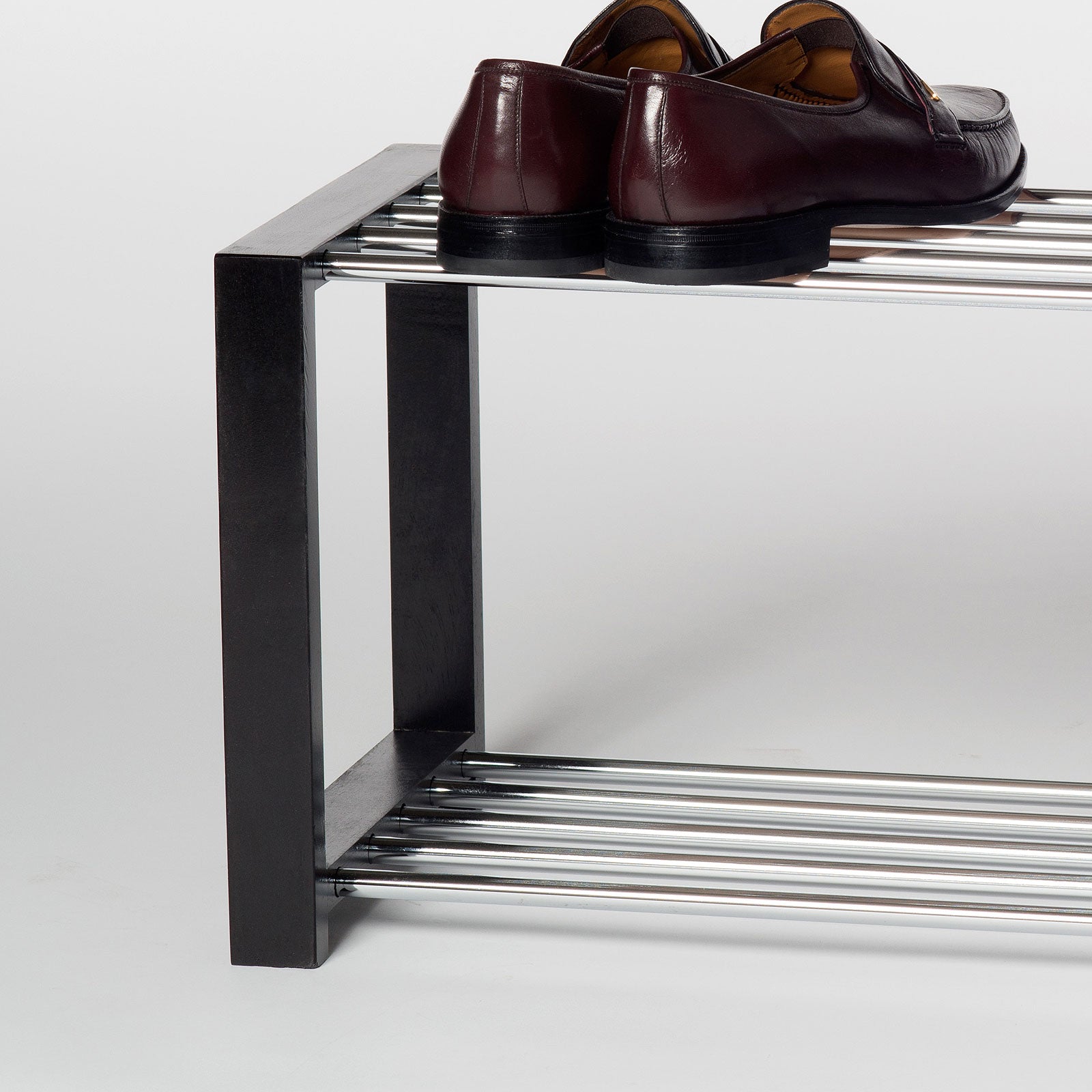 Schuhregal Luis schwarz verchromte Stangen